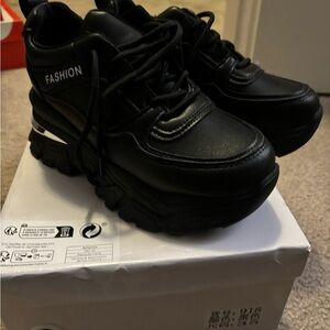 Black NEW wedge tennis shoes